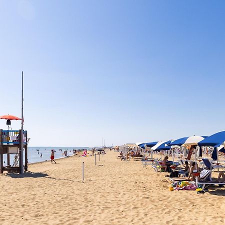 Residenza Delle Terme Apartment Bibione Bagian luar foto