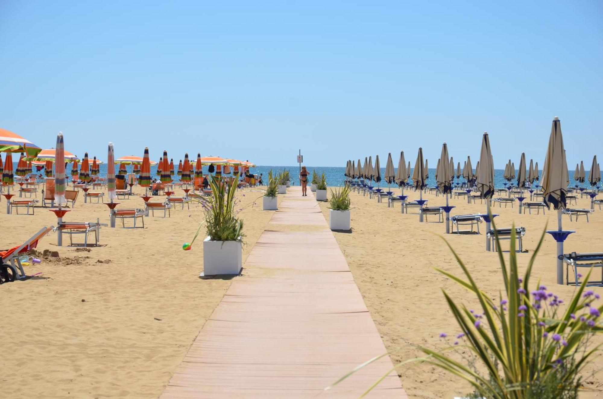 Residenza Delle Terme Apartment Bibione Bagian luar foto