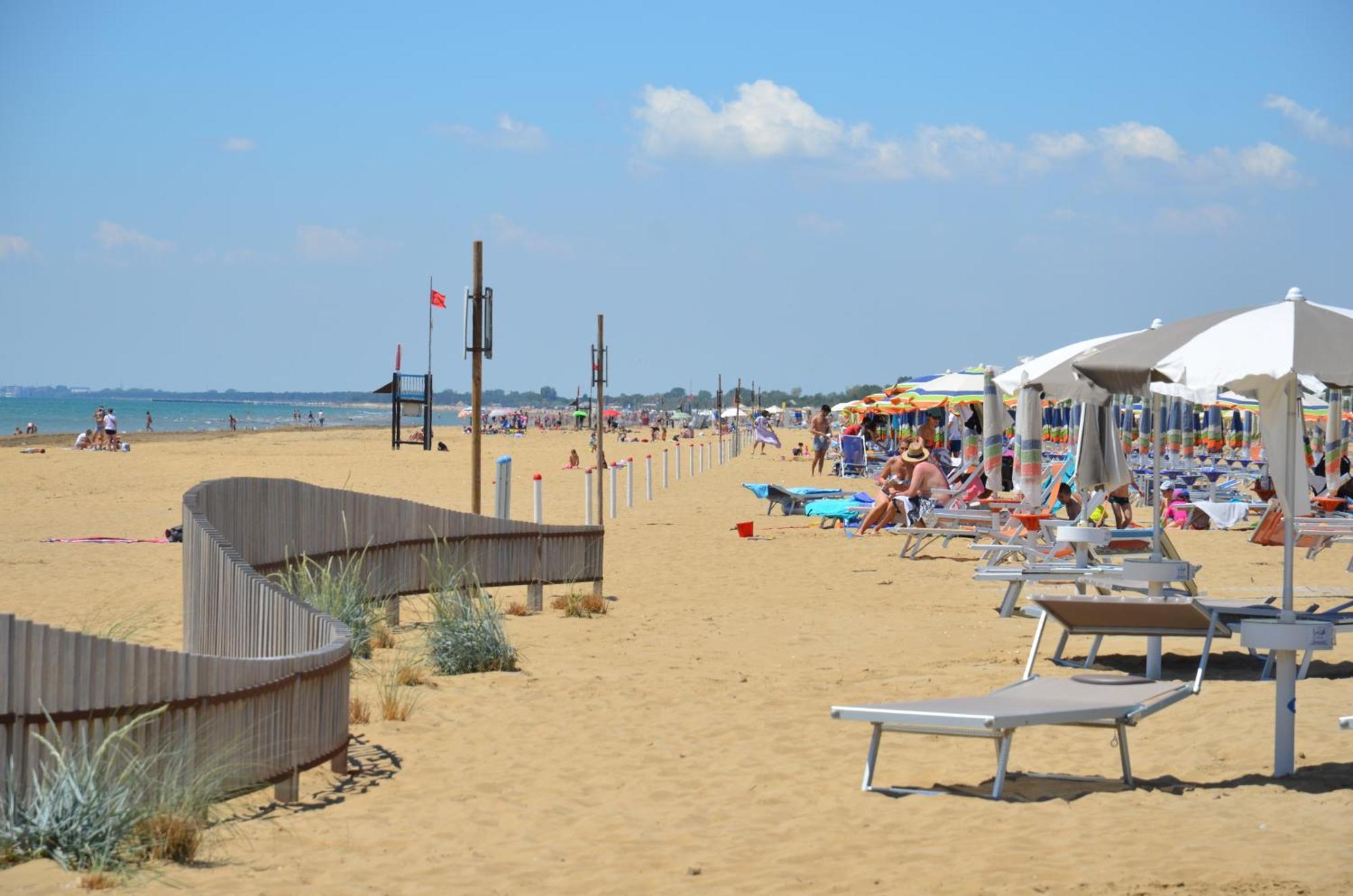 Residenza Delle Terme Apartment Bibione Bagian luar foto